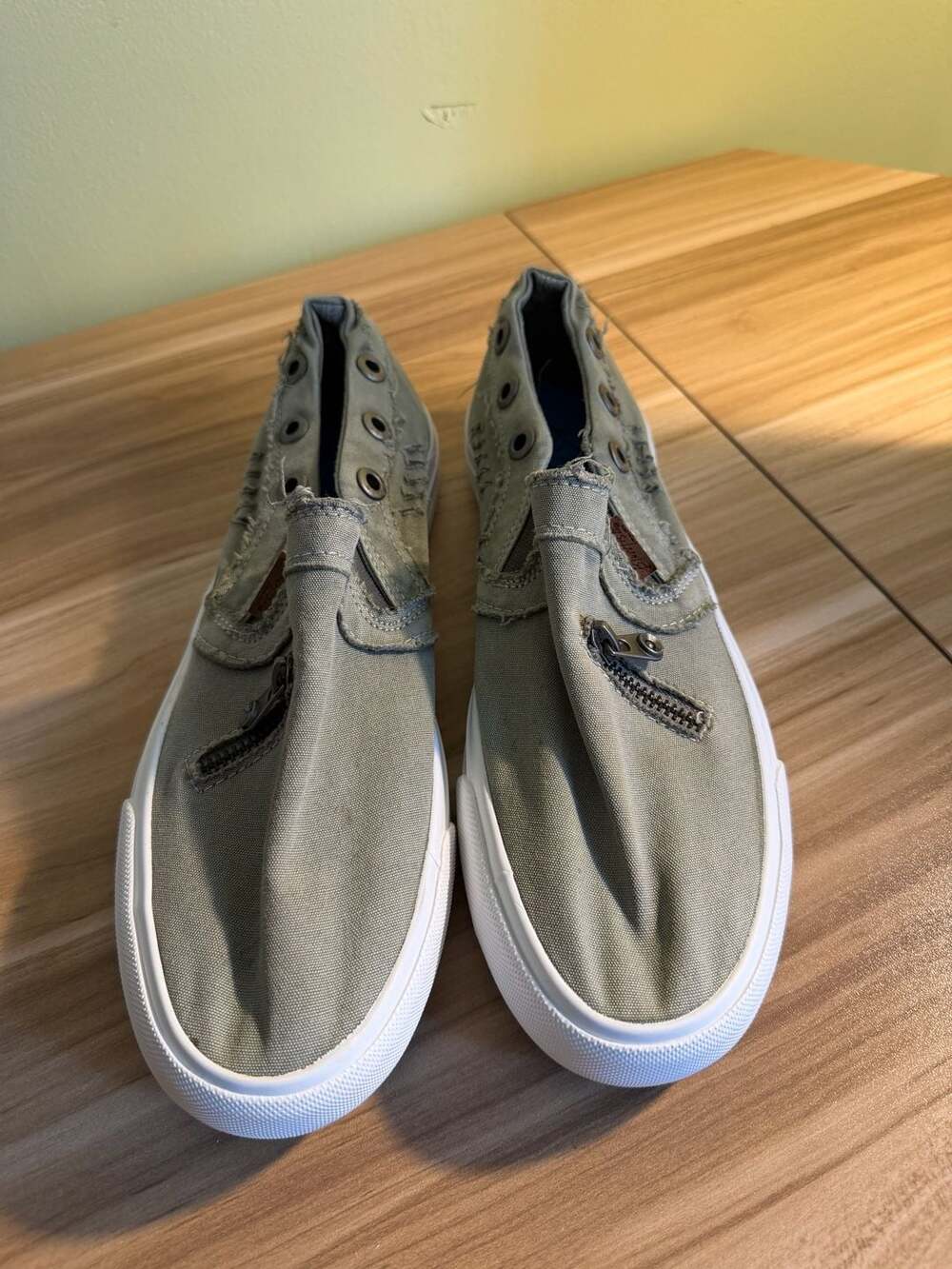 Blowfish Malibu Women's Play Fashion Sneakers Green Smoked Canvas Slip-On